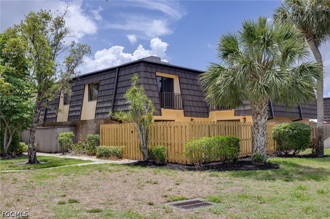 4047 Sandlewood Ln. #3, Fort Myers, FL 33907