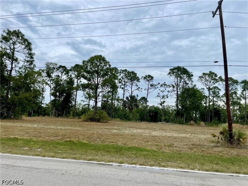 27 Wilmington Pkwy., Cape Coral, FL 33993