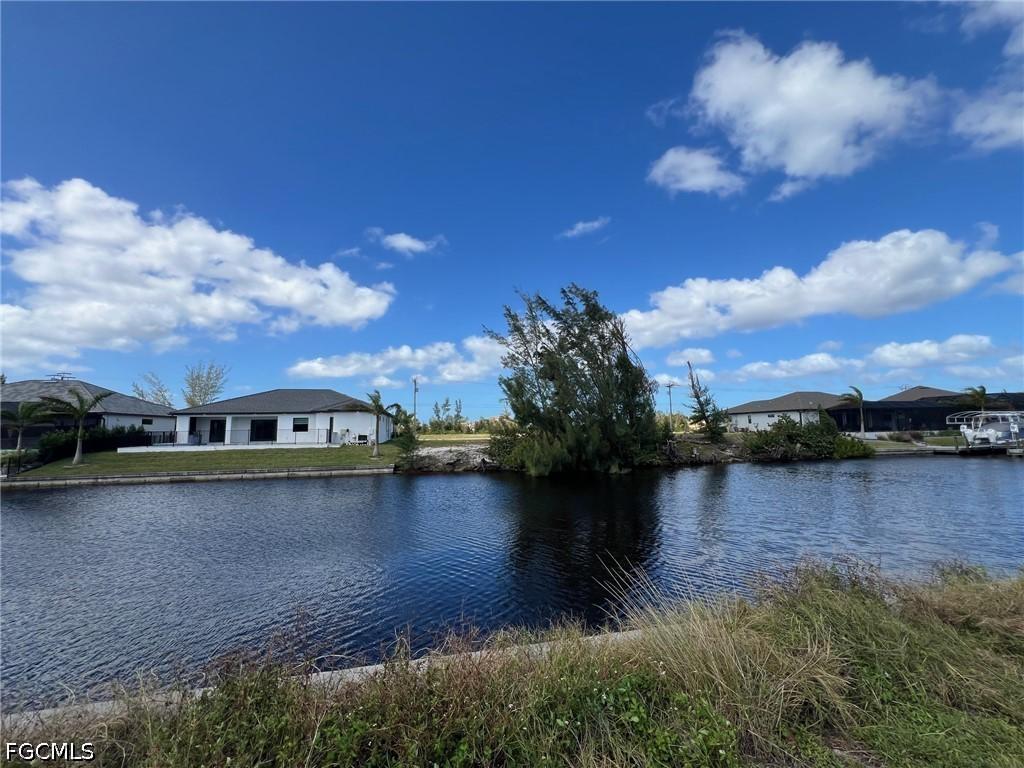 722 NW 39th Ave., Cape Coral, FL 33993