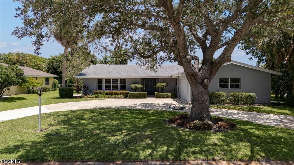 1347 Oaklawn Ct., Fort Myers, FL 33919