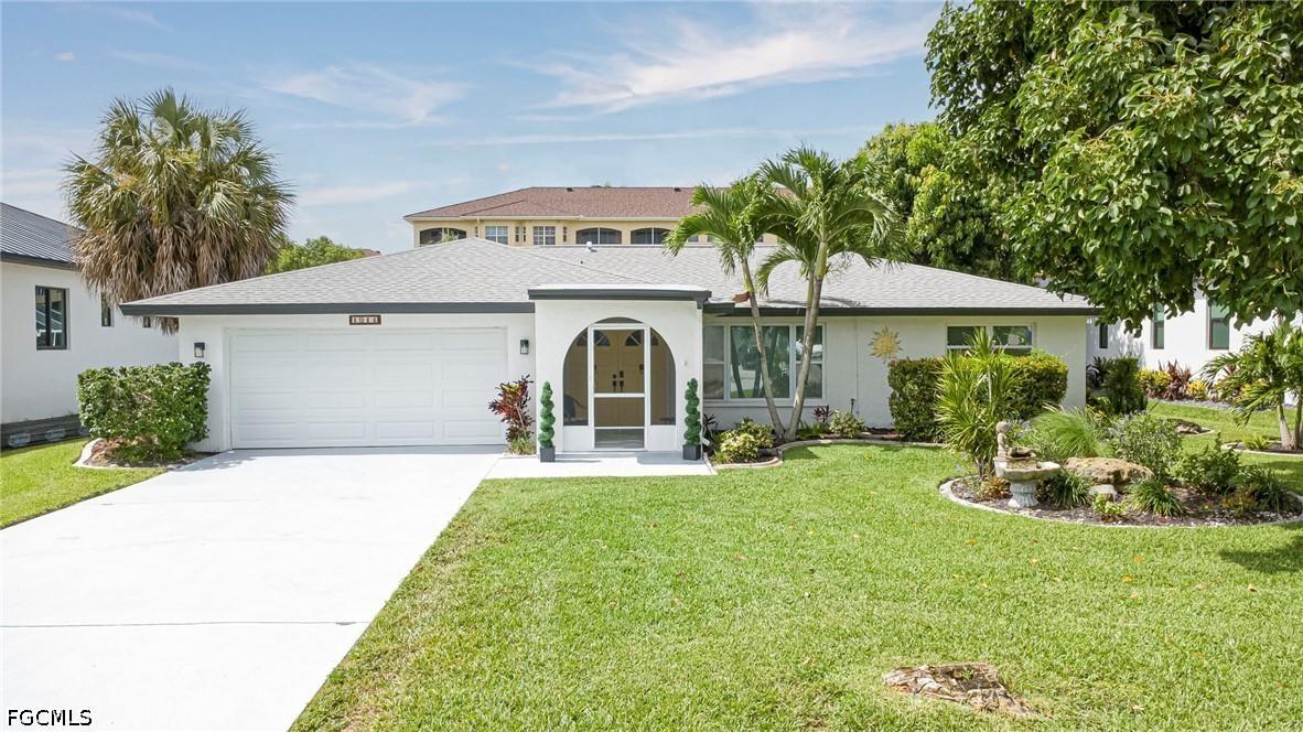 1914 Ottersrest Ln., Cape Coral, FL 33990