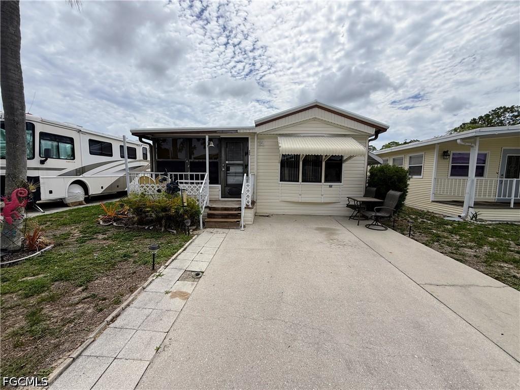 204 Sojourn Dr., North Fort Myers, FL 33903