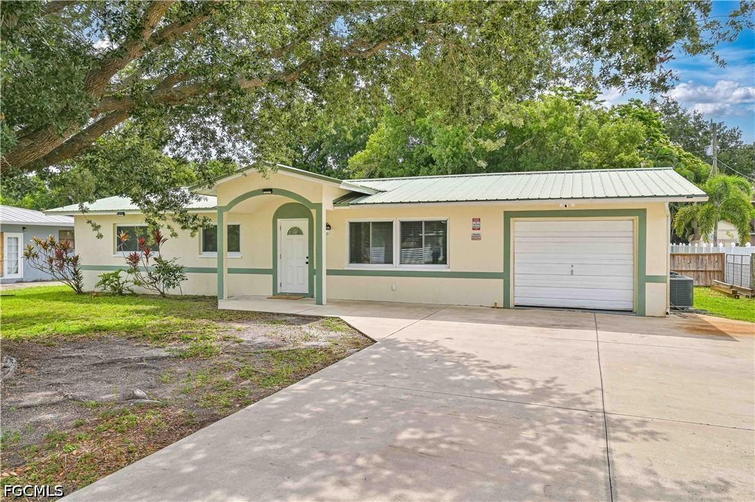1130 Travis Ave., North Fort Myers, FL 33903