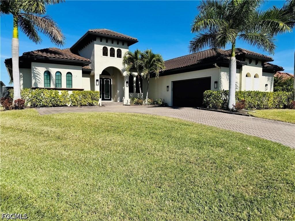 8533 S Lake Cir., Fort Myers, FL 33908