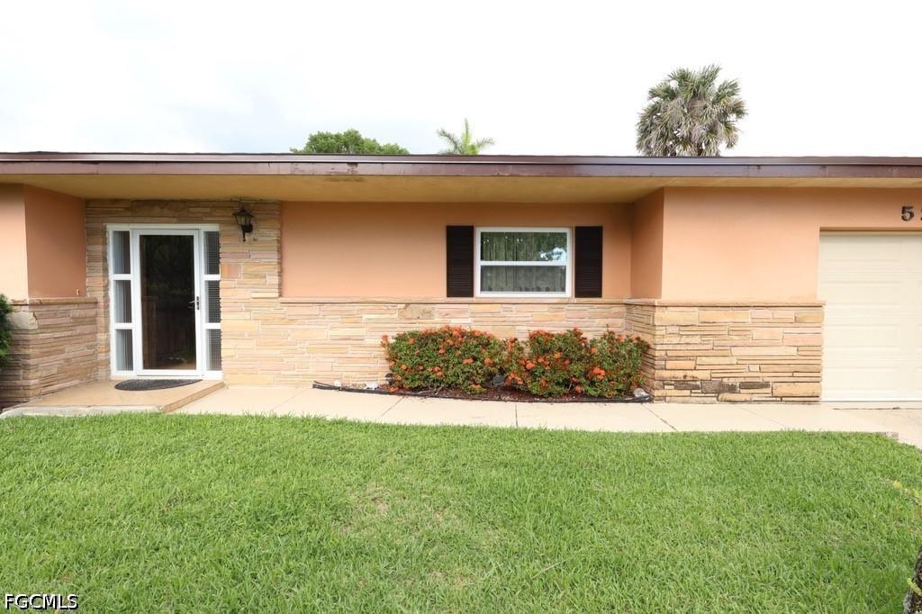 5227 Glade Ct., Cape Coral, FL 33904