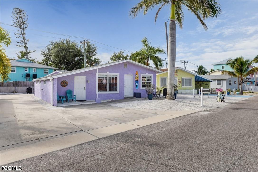 216 Fairweather Ln., Fort Myers Beach, FL 33931