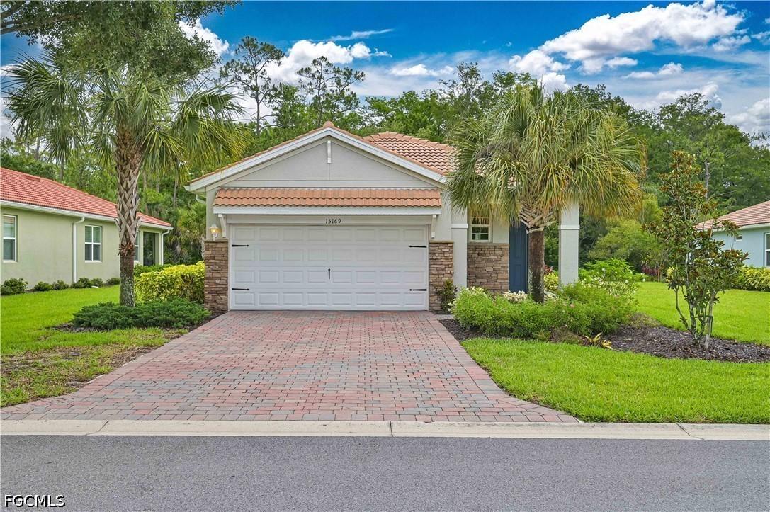 15169 Ligustrum Ln., Alva, FL 33920