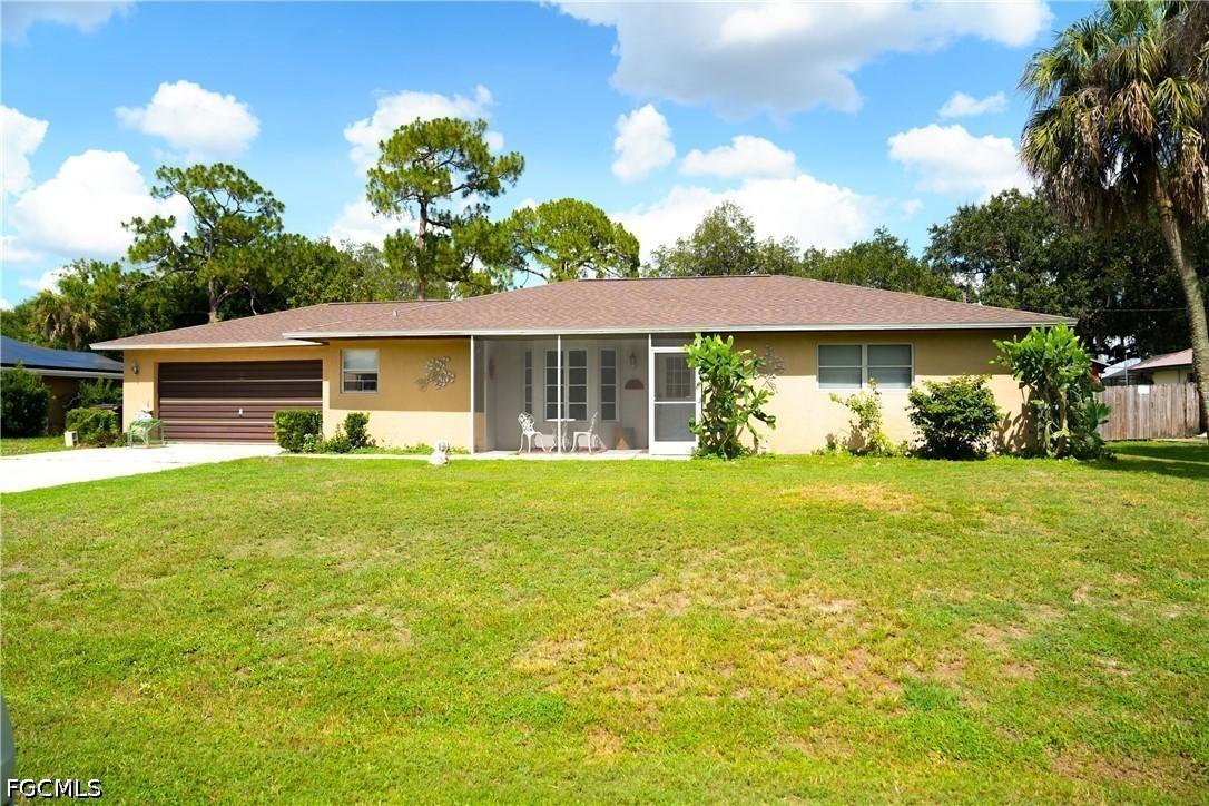 114 Greenwood Ave., Lehigh Acres, FL 33936