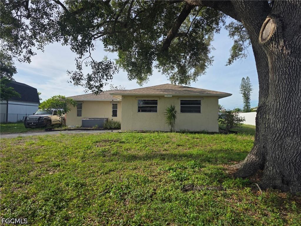 1434 Caywood Cir., Lehigh Acres, FL 33936
