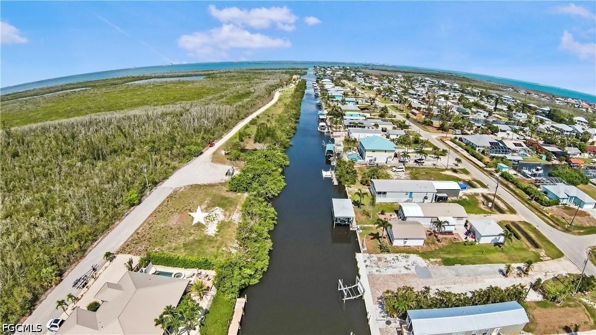 2807 Cussell Dr., St James City, FL 33956