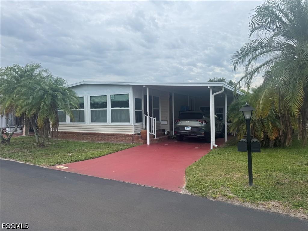 94 Poinsettia Dr., Fort Myers, FL 33905
