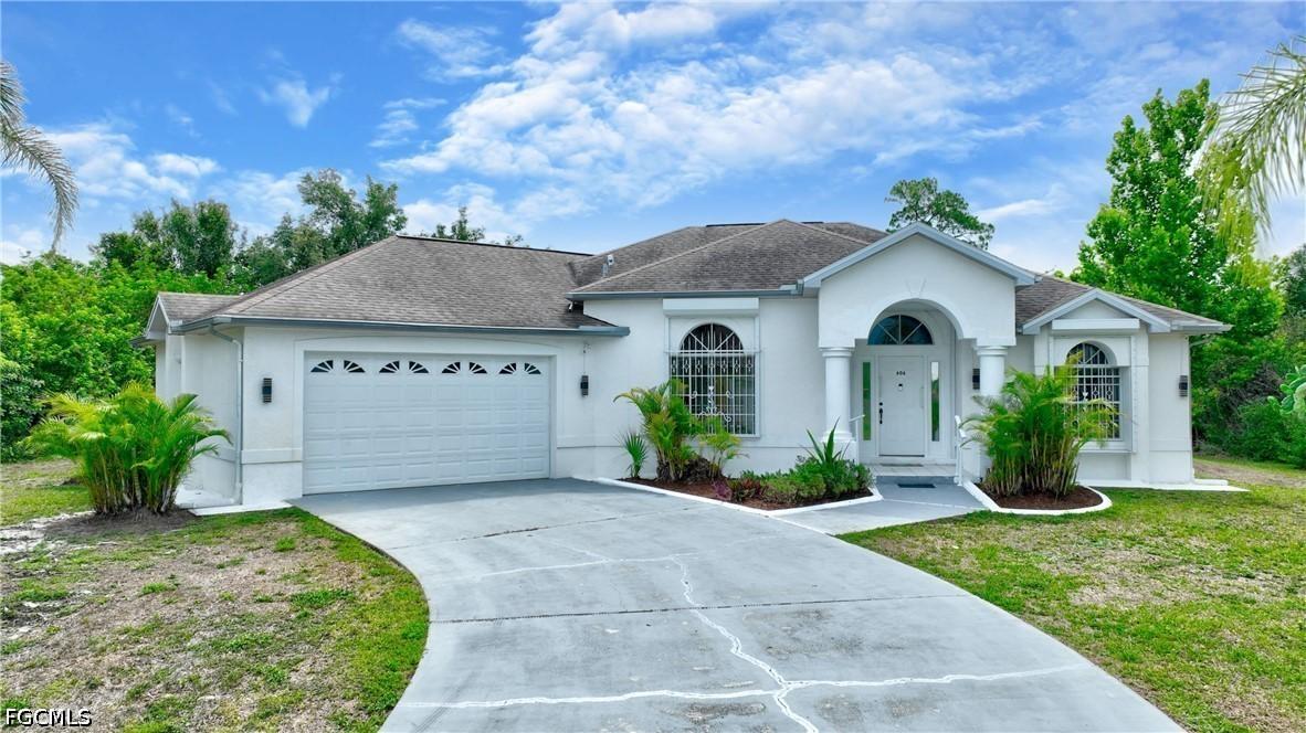 606 Lincoln Ave., Lehigh Acres, FL 33972