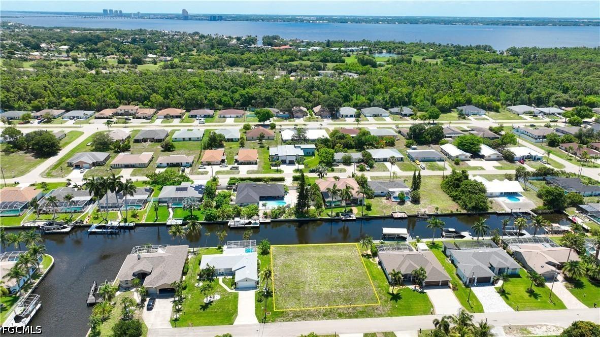 1041 SE 23rd Ave., Cape Coral, FL 33990