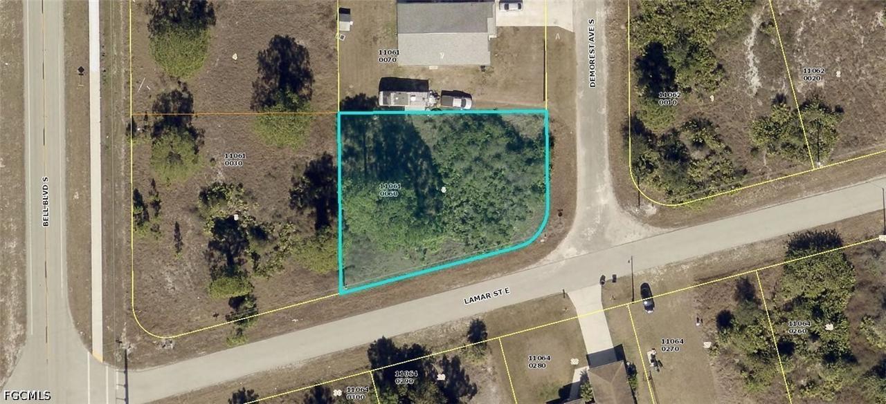 810 Demorest Ave., Lehigh Acres, FL 33974