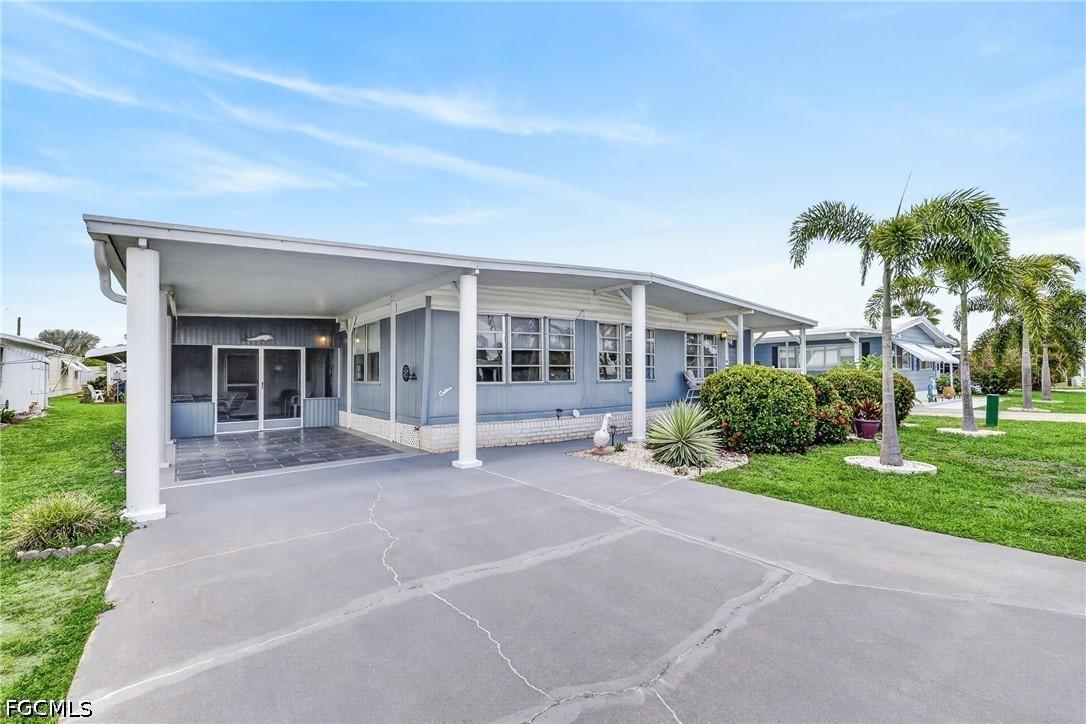 5201 Forest Park Dr., North Fort Myers, FL 33917