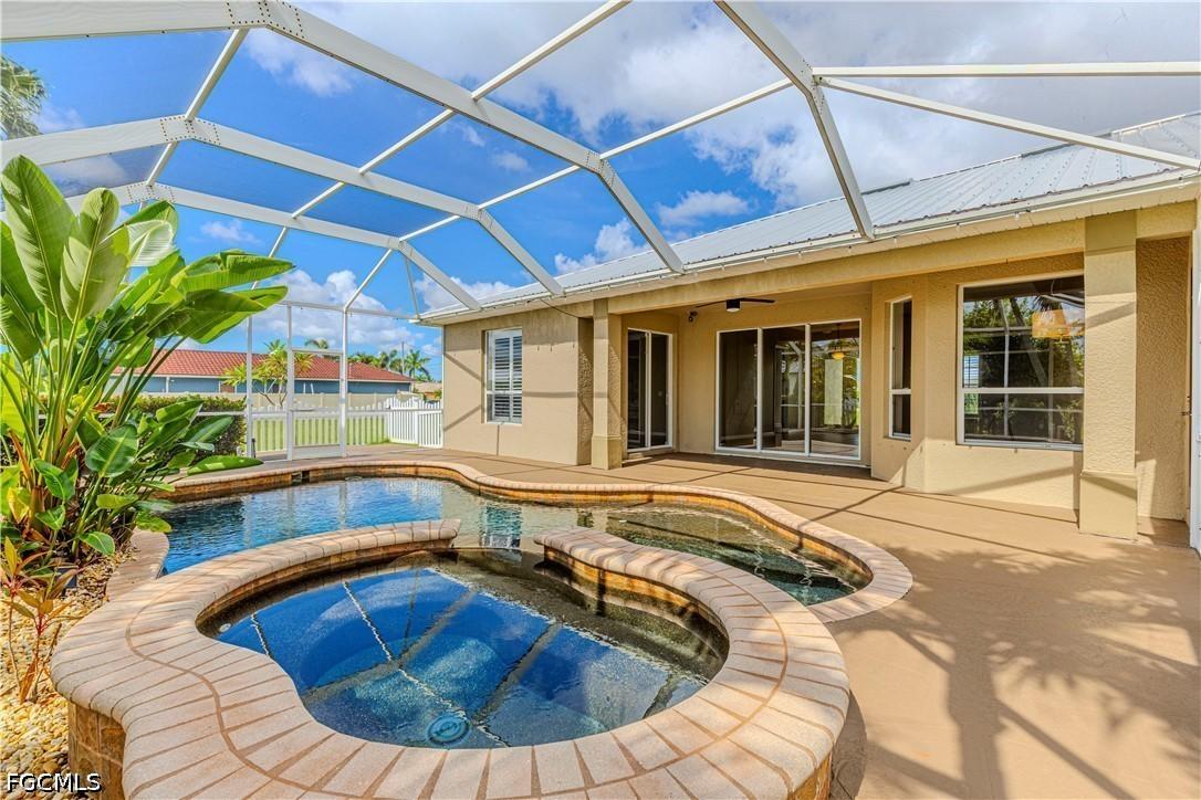 2529 SW 23rd Pl., Cape Coral, FL 33914