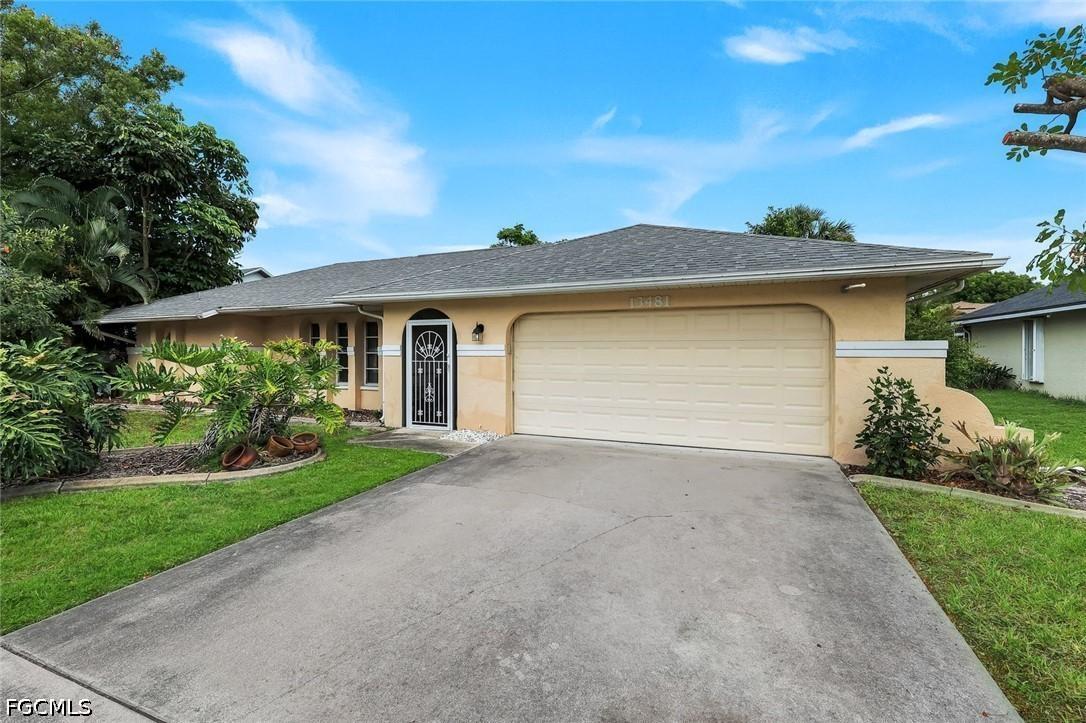 13481 Red Maple Cir., North Fort Myers, FL 33903