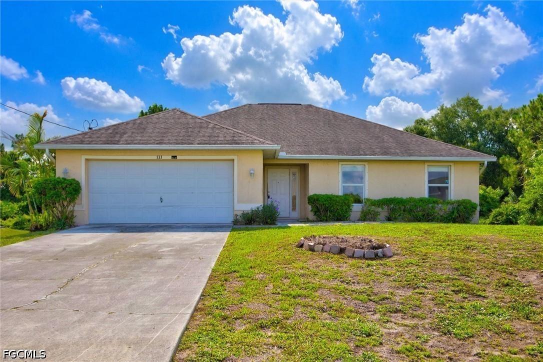 733 Chapman Ave., Lehigh Acres, FL 33974
