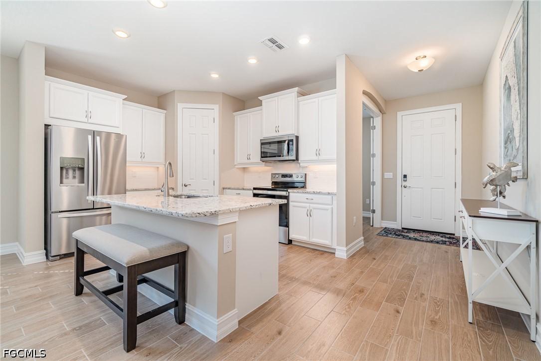 3860 Crosswater Dr., North Fort Myers, FL 33917