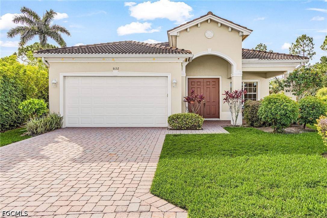 9132 Leatherwood Loop, Lehigh Acres, FL 33936