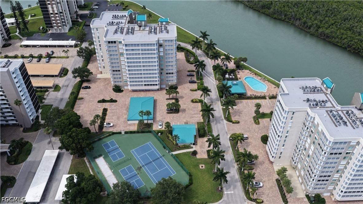 21 Bluebill Ave. #303, Naples, FL 34108
