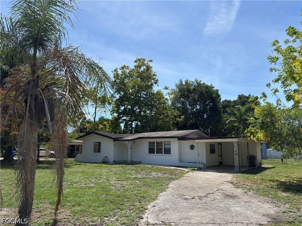 3977 Seminole Ave., Fort Myers, FL 33916