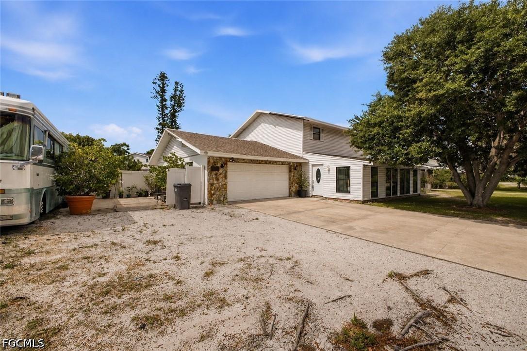 7418 16th Ave., Bradenton, FL 34209