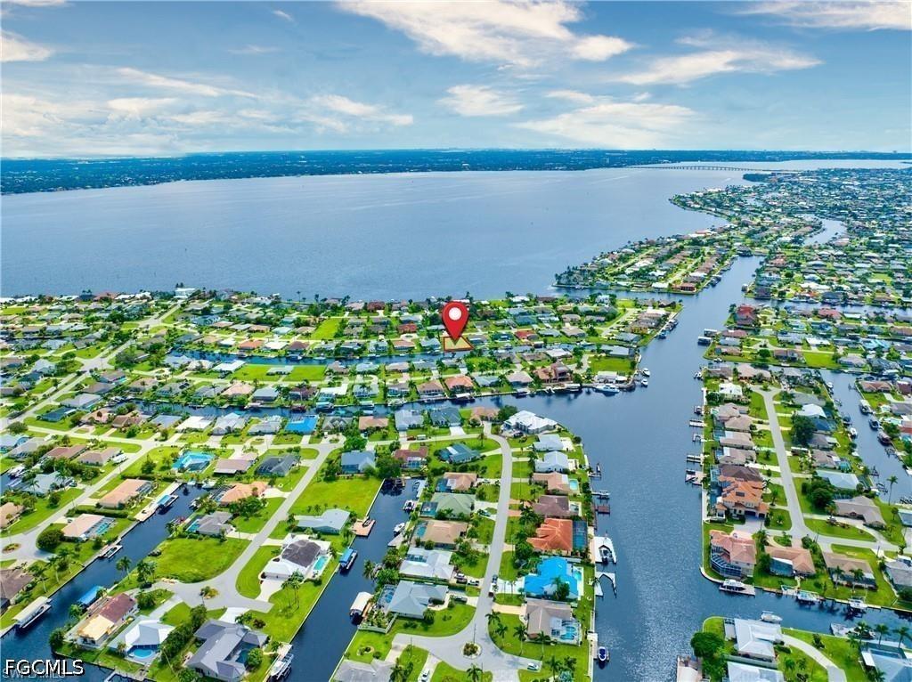 2227 SE 27th Ter., Cape Coral, FL 33904
