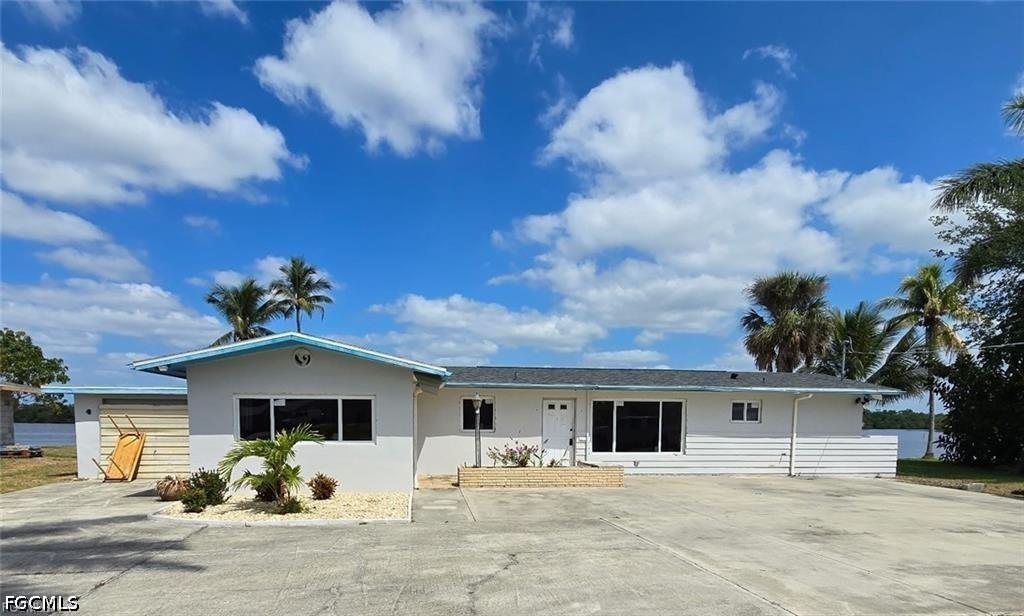 4919 E Riverside Dr., Fort Myers, FL 33905