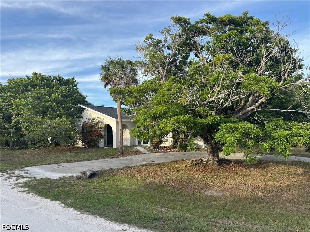 1683 Atlanta Plaza Dr., Sanibel, FL 33957