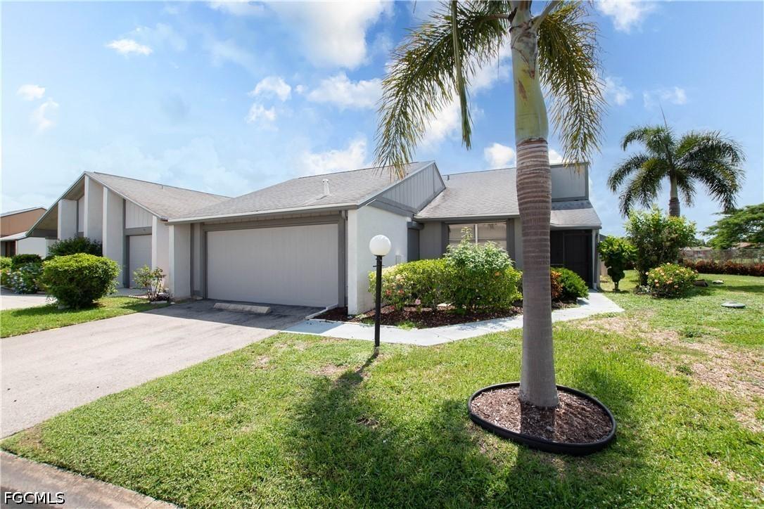9749 Maplecrest Cir., Lehigh Acres, FL 33936