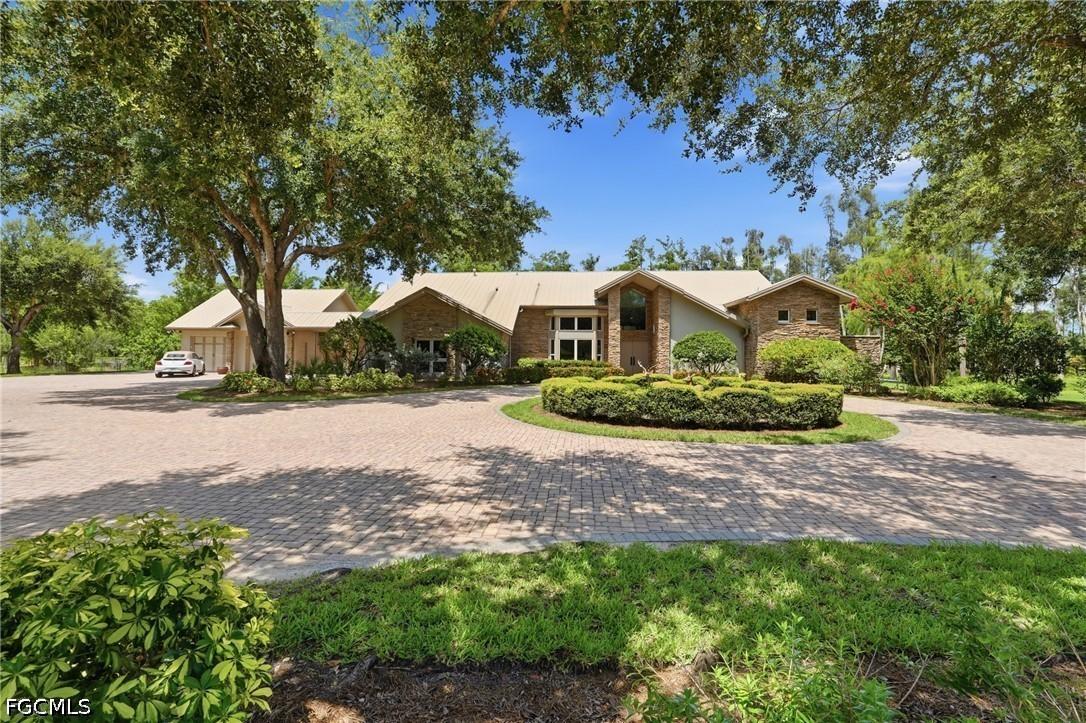 15821 Shamrock Dr., Fort Myers, FL 33912