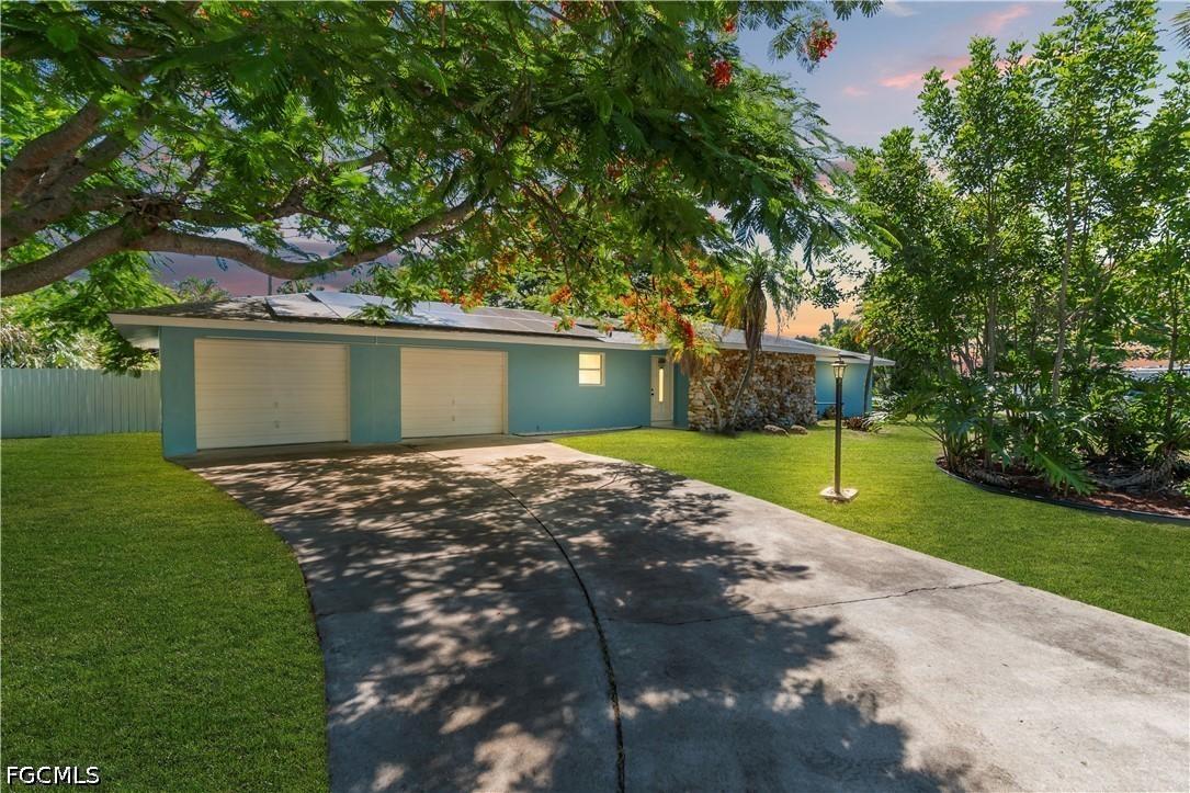 139 E Lake Dr., Lehigh Acres, FL 33936
