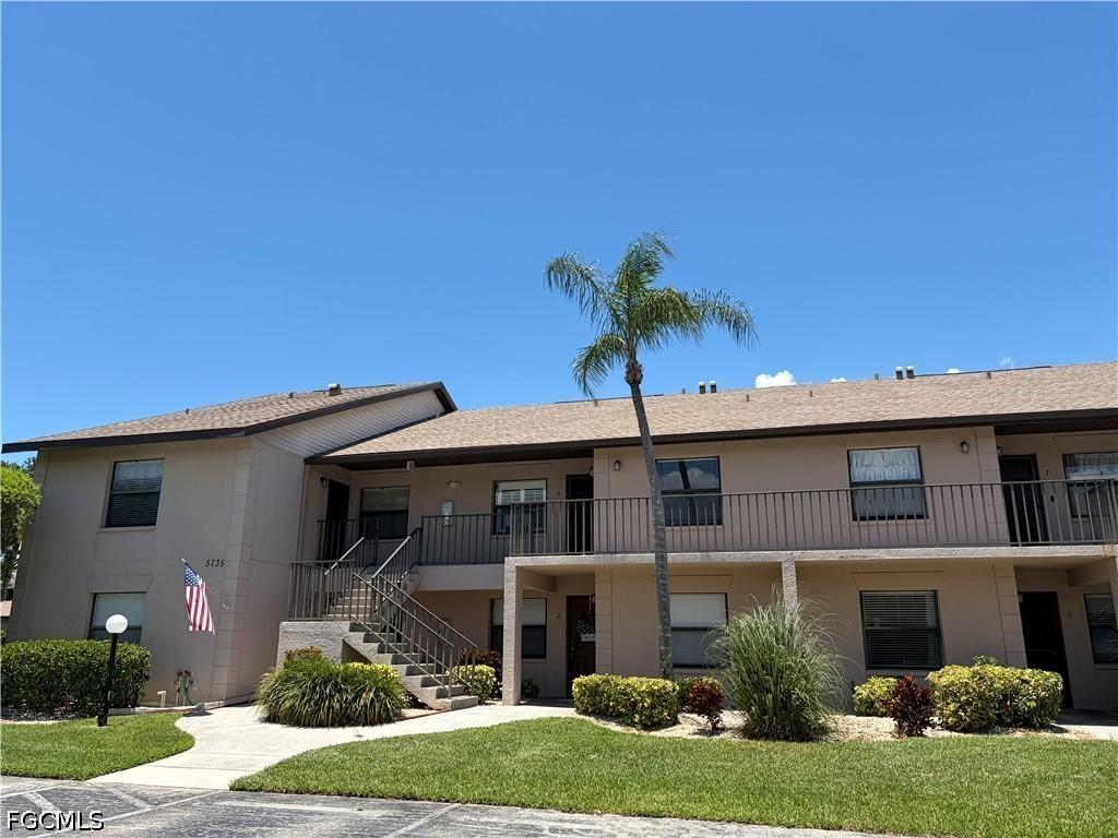 5735 Foxlake Dr. #6, North Fort Myers, FL 33917