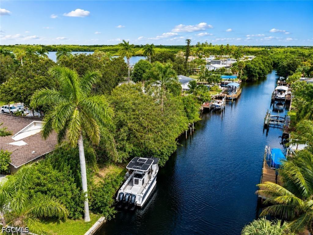 209 Kingston Dr., Fort Myers, FL 33905
