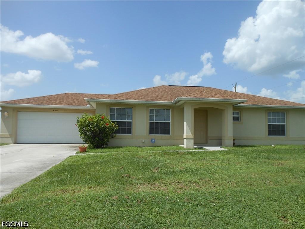4507 E 13th St., Lehigh Acres, FL 33972