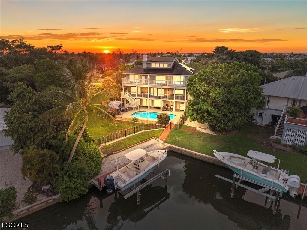 1048 Kings Crown Dr., Sanibel, FL 33957
