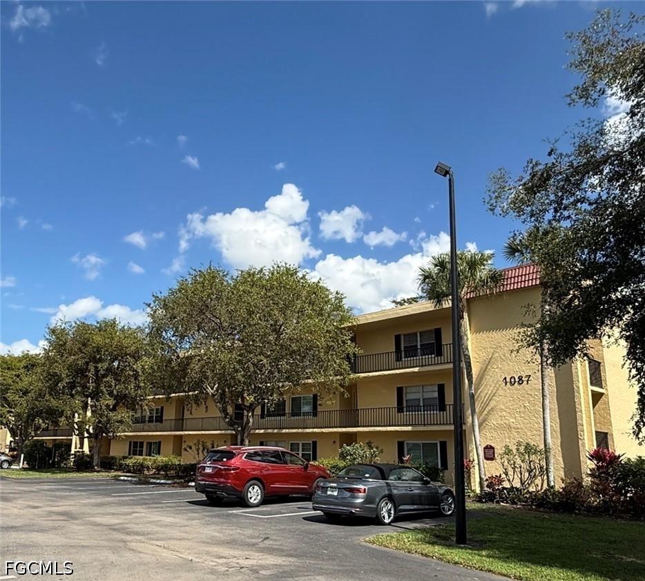 1087 Forest Lakes Dr. #306, Naples, FL 34105