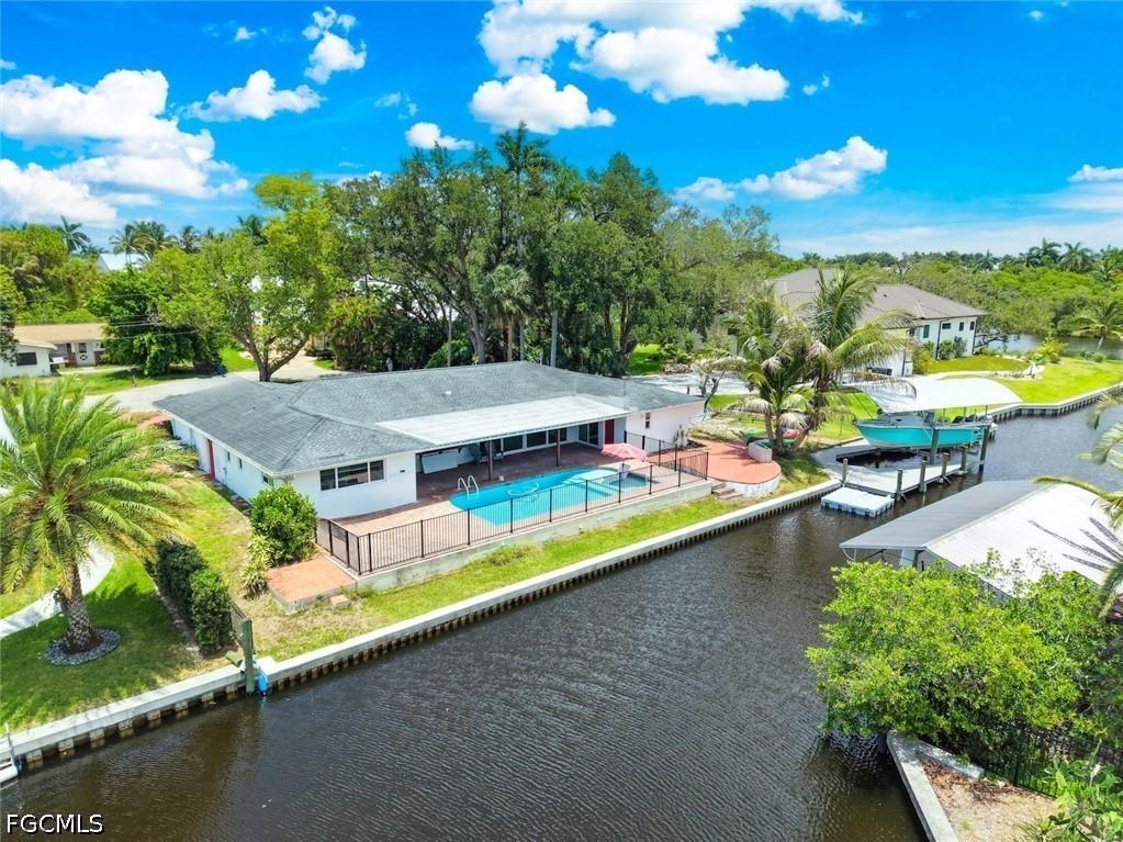 1040 Edgemere Dr., Fort Myers, FL 33919