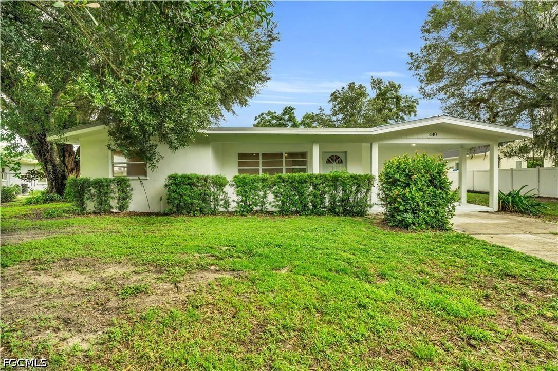 440 6th Ave., Labelle, FL 33935