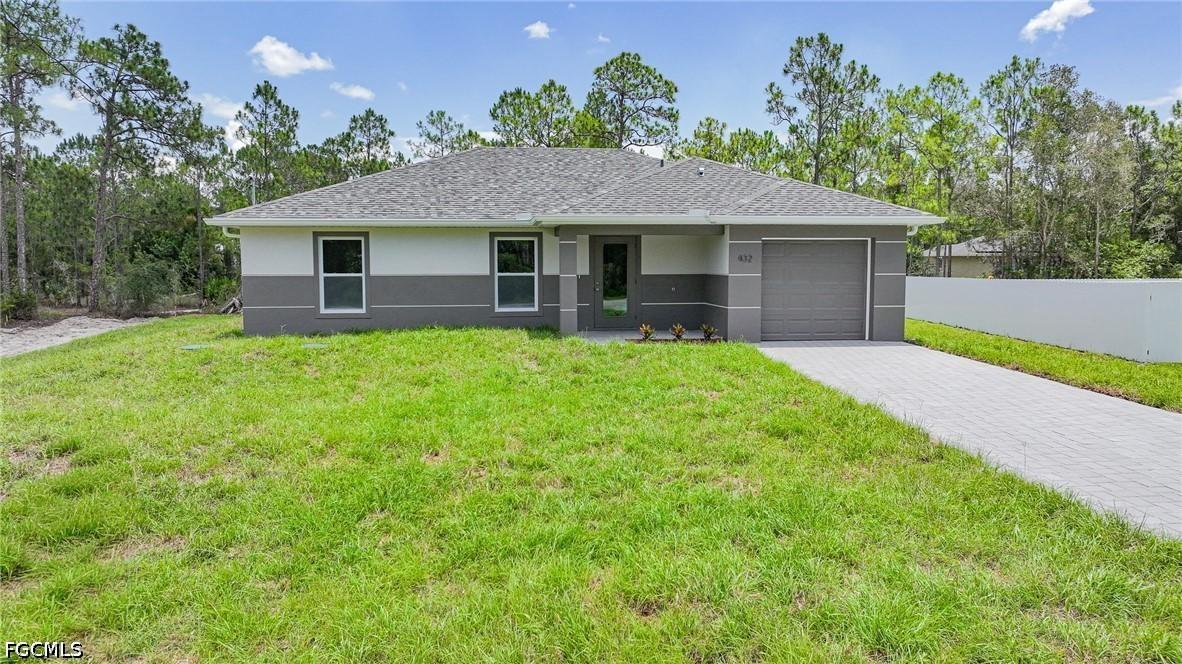 432 Burrstone Dr., Lehigh Acres, FL 33974