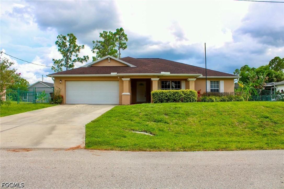 1114 Barfield St., Lehigh Acres, FL 33974