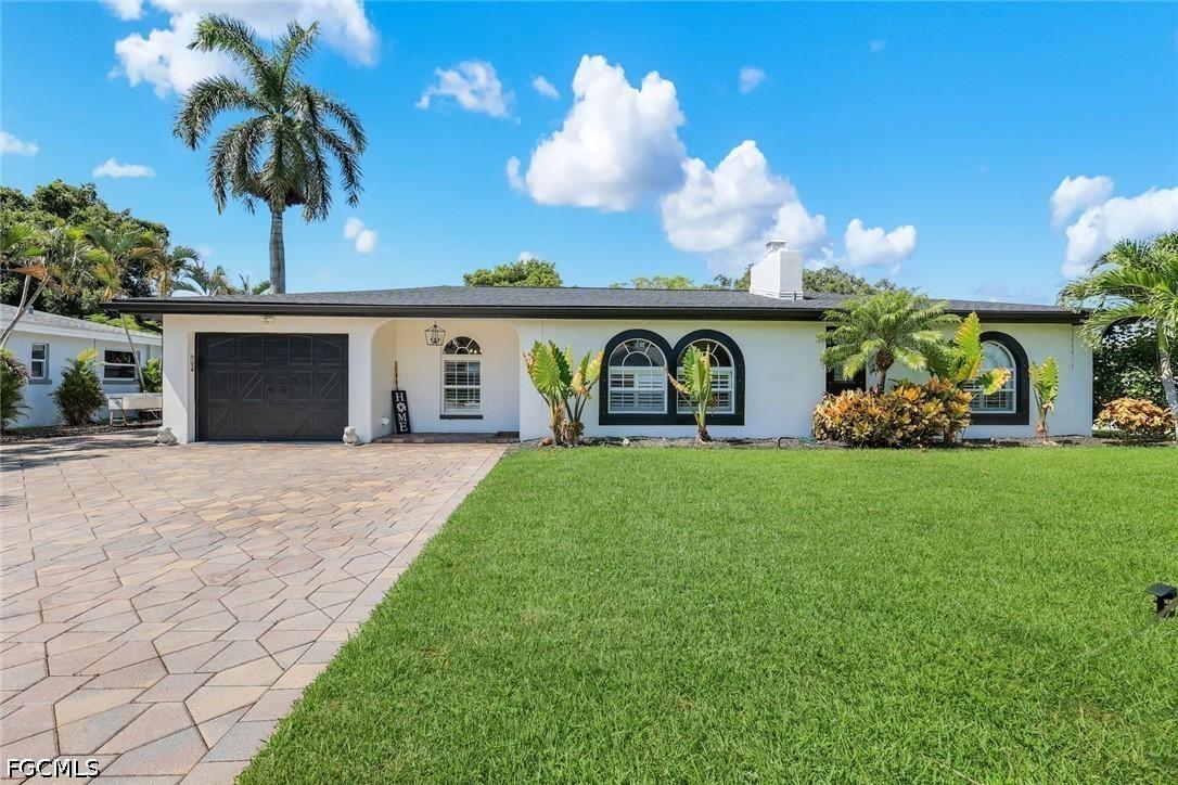 8327 Riviera Ave., Fort Myers, FL 33919