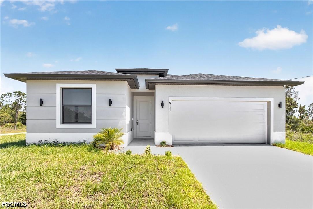 911 Panda Dr., Lehigh Acres, FL 33974