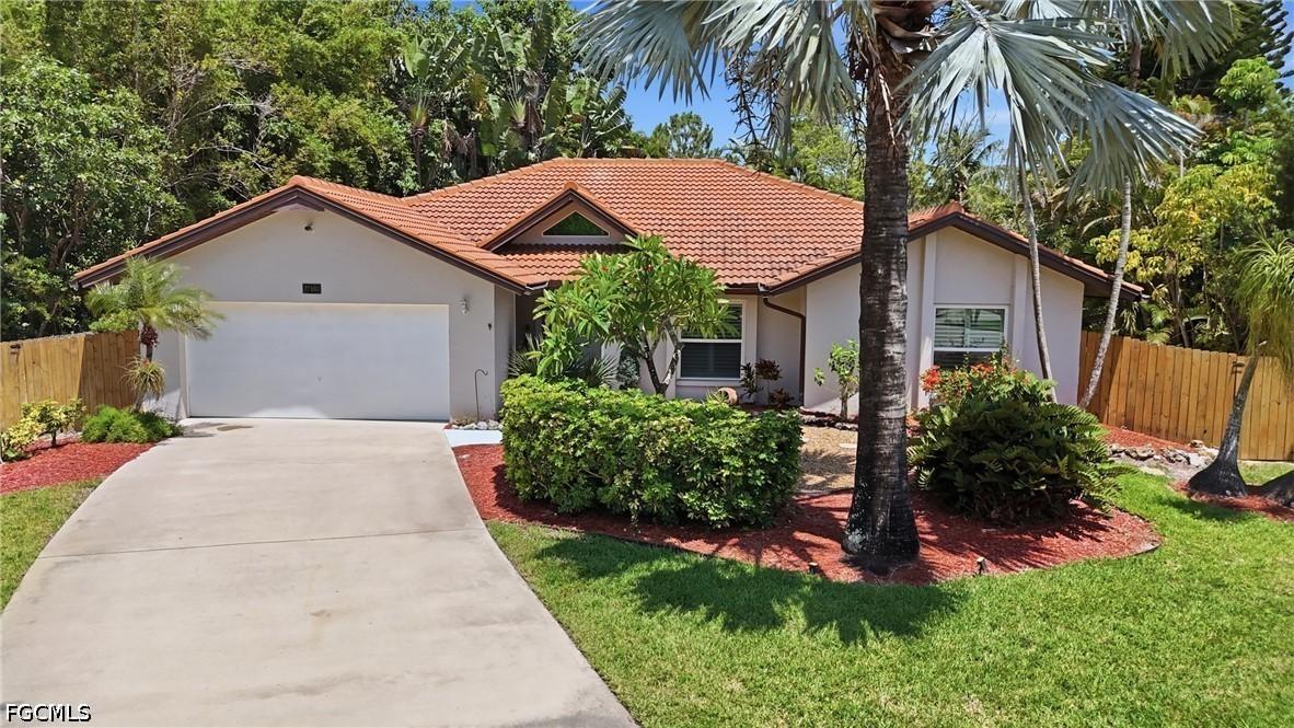 27160 Edenbridge Ct., Bonita Springs, FL 34135