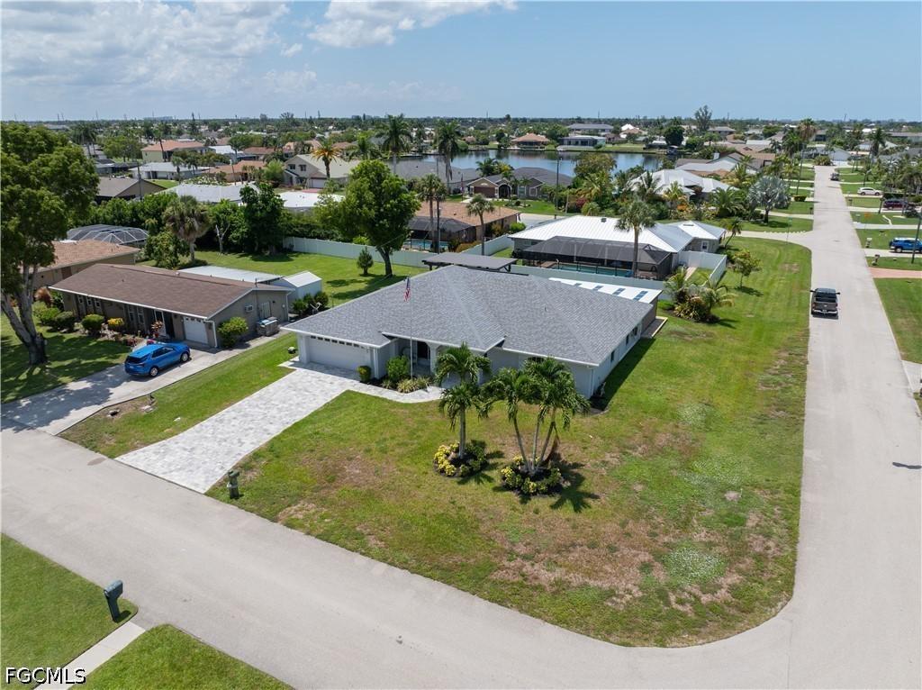 430 SW 44th Ter., Cape Coral, FL 33914