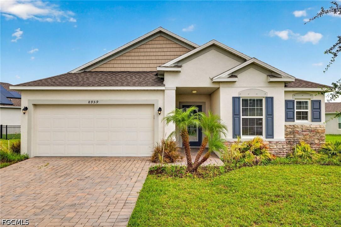 8959 Cascade Price Cir., North Fort Myers, FL 33917