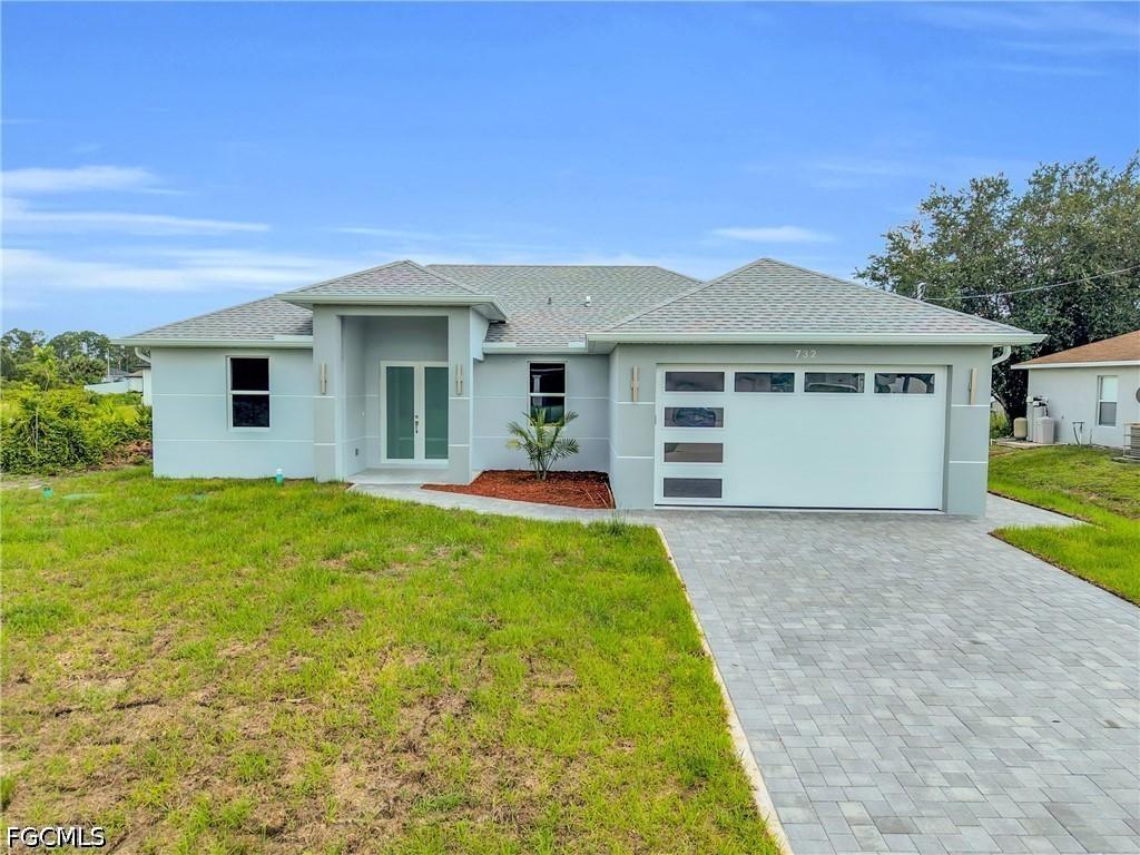 732 Cane St., Lehigh Acres, FL 33974