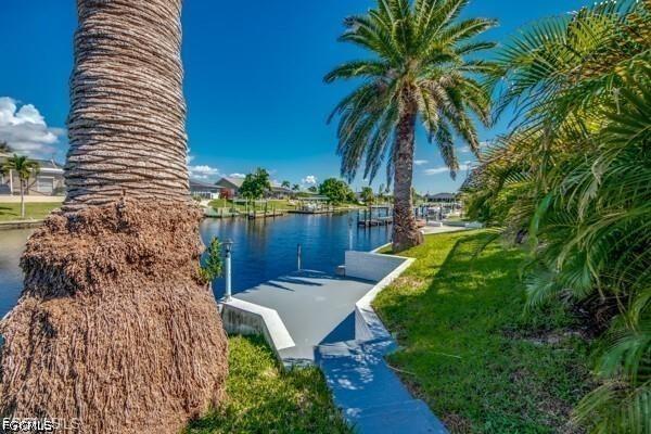 711 SE 33rd Ter., Cape Coral, FL 33904