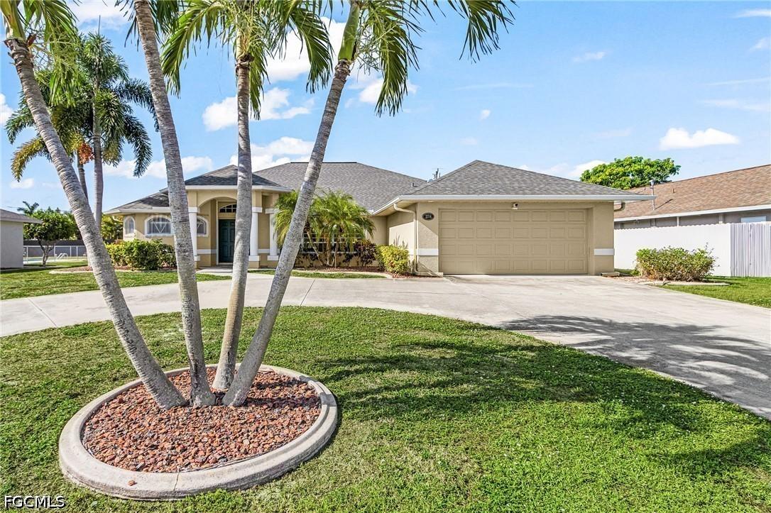 2214 SE 10th Ln., Cape Coral, FL 33990